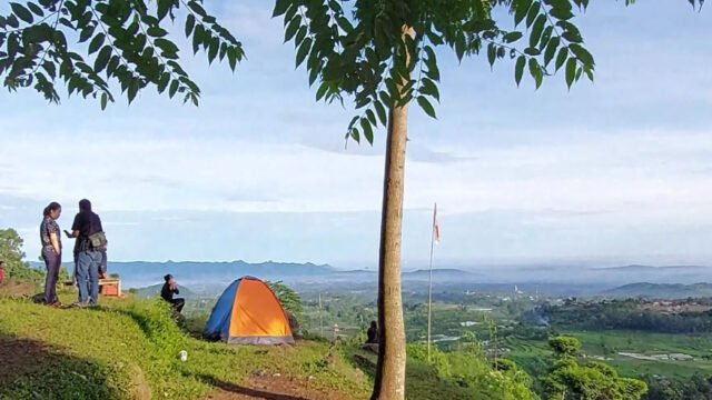 30 Review Menarik Gunung Bunder, Wisata Alam Pamijahan Bogor