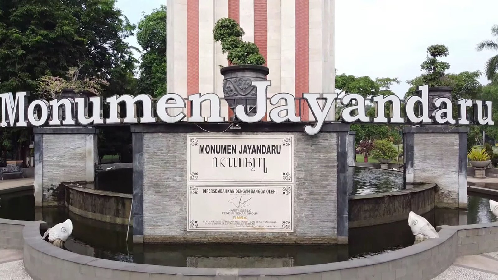 Review Menarik Monumen Jayandaru Ikon Kota Udang Sidoarjo