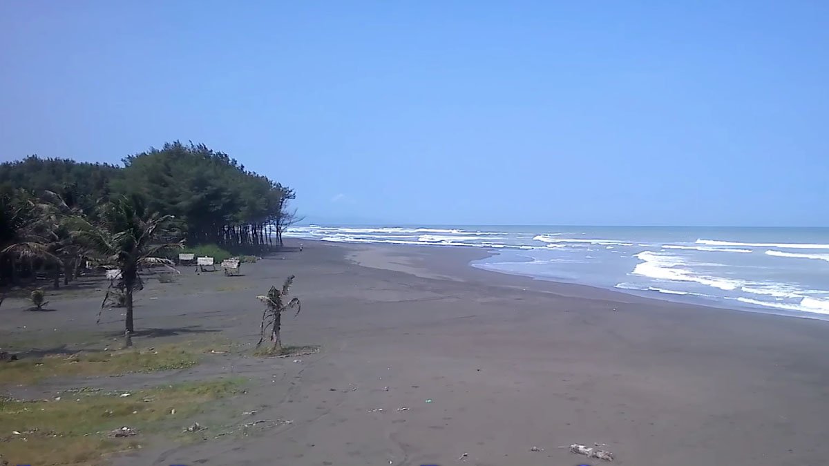 Pesona Keindahan Pantai Sodong: Surga Pasir Hitam di Pinggir Samudra Hindia