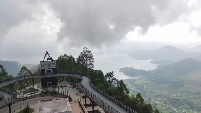 Menara Pandang Tele: Tempat Wisata Tersohor di Sumatera Utara
