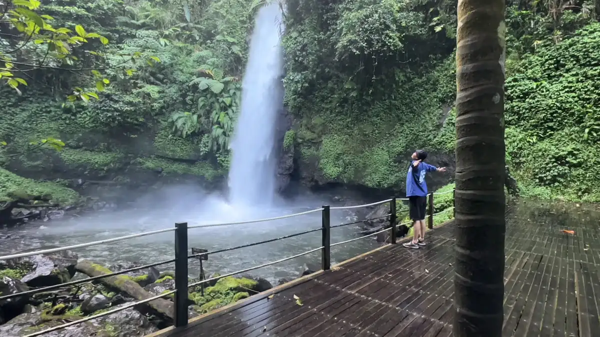 Curug Sawer Sukabumi: Destinasi Wisata Alam Terjangkau Di Jawa Barat