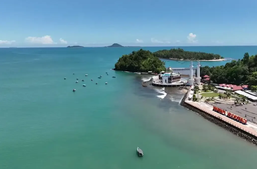 Pantai Carocok Painan: Destinasi Wisata Populer Di Sumatera Barat