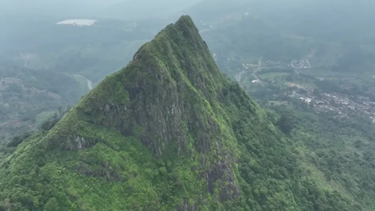 Gunung Batu Jonggol: Menikmati Alam Bogor yang Menakjubkan
